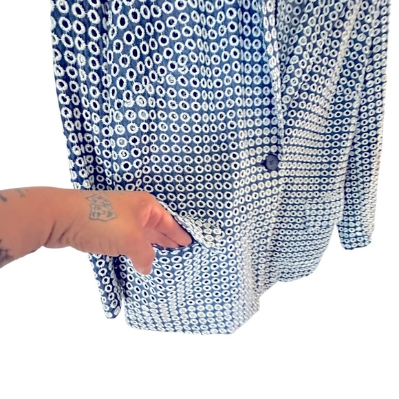 5 for $40 SALE 
CHICO’S Blue White Eyelet Knit Lightweight Blazers 1 (S), (8-10) - Picture 14 of 15
